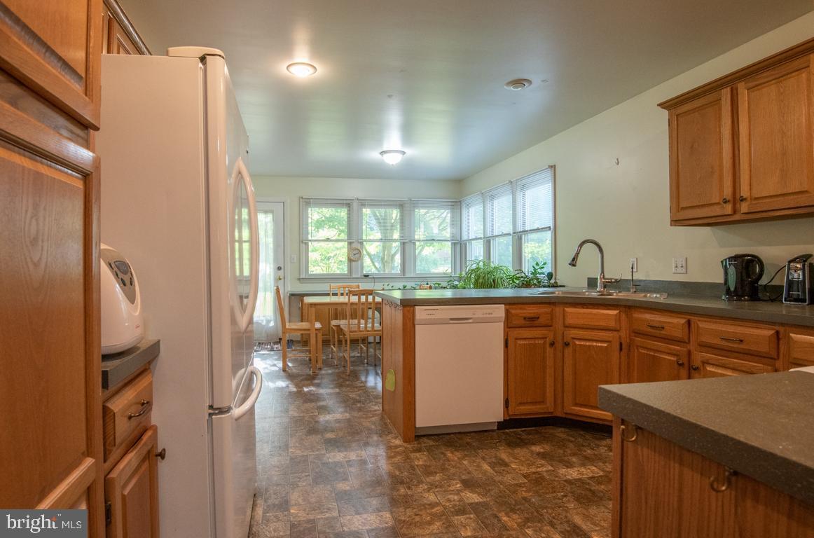 121 Saybrooke Drive Lititz, PA 17543 - Photo 10 of 27 Gallery Image 10