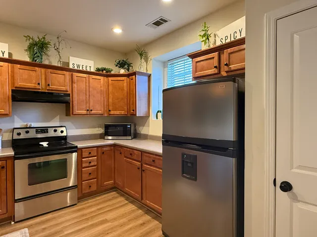 $2,500 | 823 South Douglas Avenue, Nashville, TN 37204