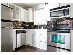 1345 Lincoln Road, Unit 602 Miami Beach, FL 33139 - Photo 3 of 9 Gallery Image 3