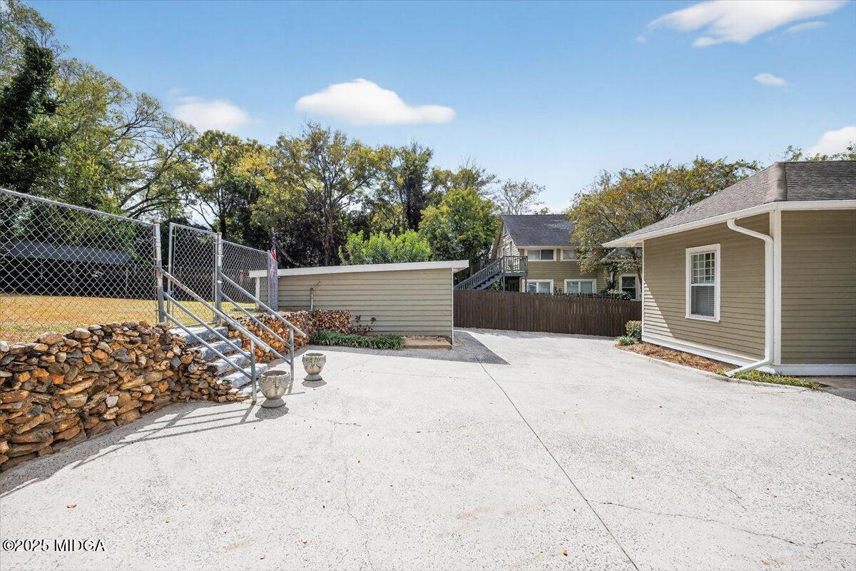 173 Pierce Avenue Macon, GA 31204 - Photo 18 of 20 a view of a backyard