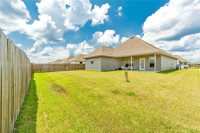 $2,000 | 160 Shadow Pointe Road, Thibodaux, LA 70301