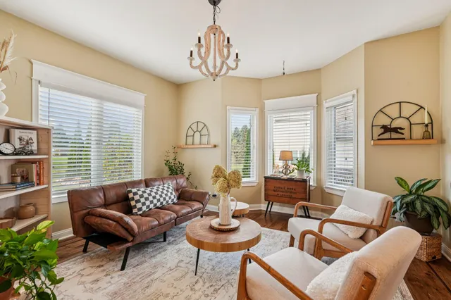 $600,000 | 8055 South 85th Street, Franklin, WI 53132