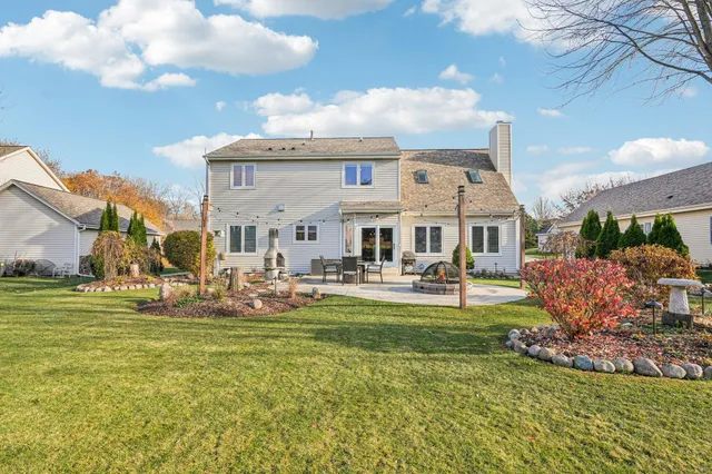 $600,000 | 8055 South 85th Street, Franklin, WI 53132