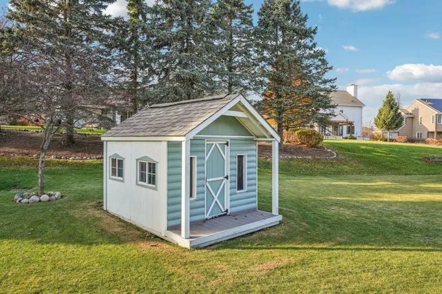 $600,000 | 8055 South 85th Street, Franklin, WI 53132