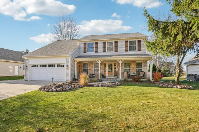 $600,000 | 8055 South 85th Street, Franklin, WI 53132