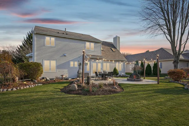 $600,000 | 8055 South 85th Street, Franklin, WI 53132