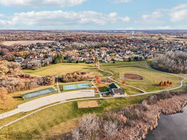 $600,000 | 8055 South 85th Street, Franklin, WI 53132