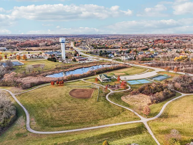 $600,000 | 8055 South 85th Street, Franklin, WI 53132