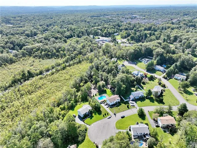 $1,075,000 | 8 Aron Court, Spring Valley, NY 10977