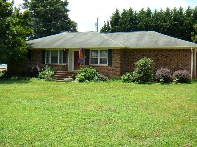 1402 Forest Lane Anderson, SC 29621 - Photo 10 of 12