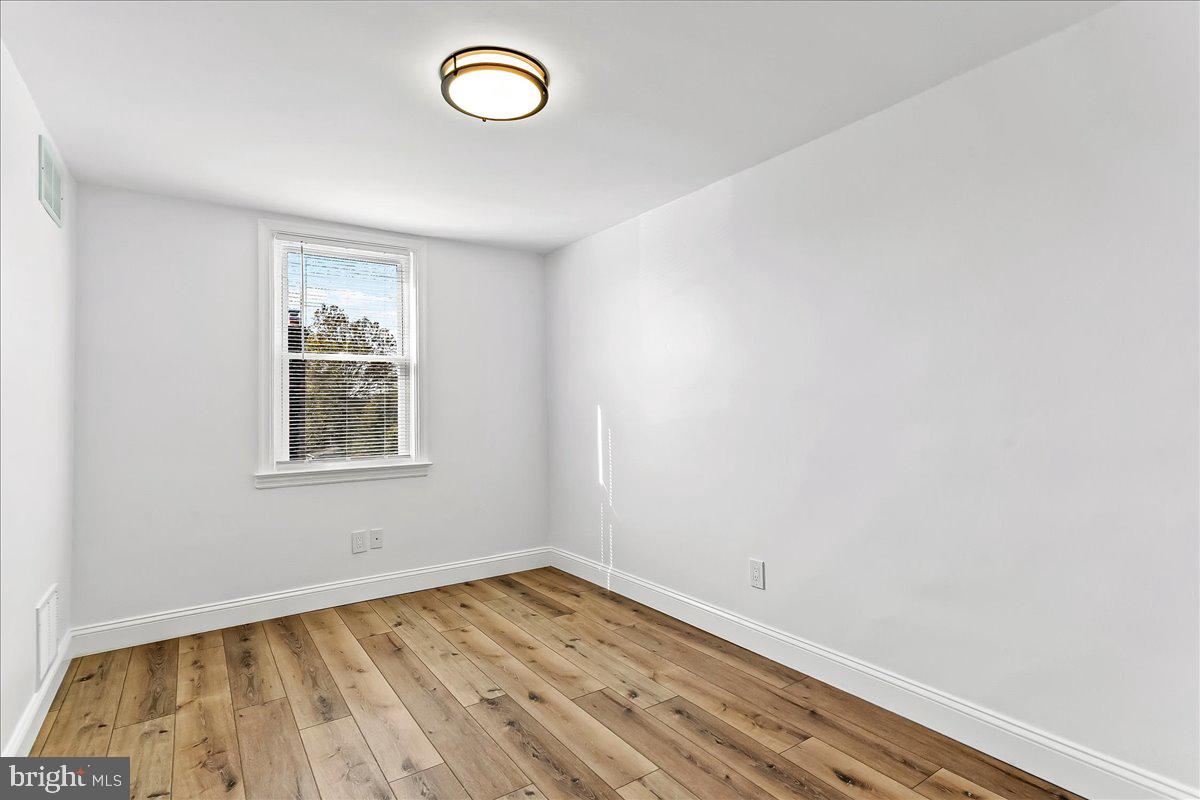 1232 Edgehill Road Darby, PA 19023 - Photo 13 of 20 an empty room with a window