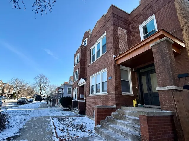 $1,600 | 2543 West 39th Place, Unit 2, Chicago, IL 60632