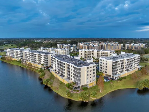 $2,700 | 1200 Country Club Drive, Unit 1502, Largo, FL 33771
