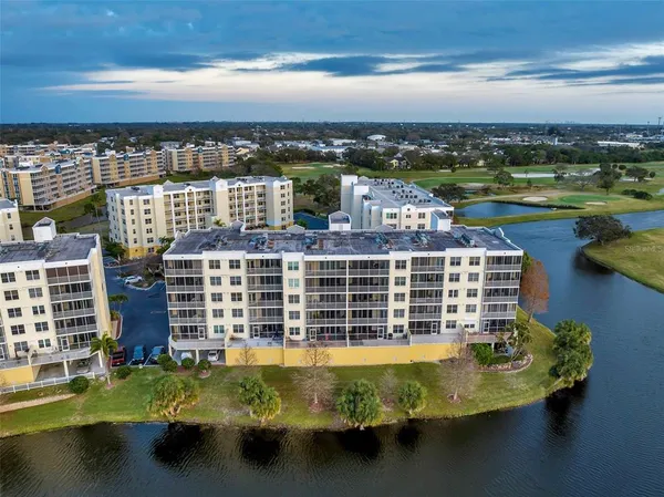 $2,700 | 1200 Country Club Drive, Unit 1502, Largo, FL 33771