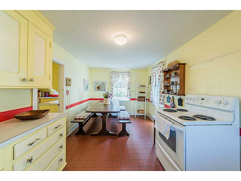 448 West Main Road Little Compton, RI 02837 - Photo 9 of 21 Kitchen.