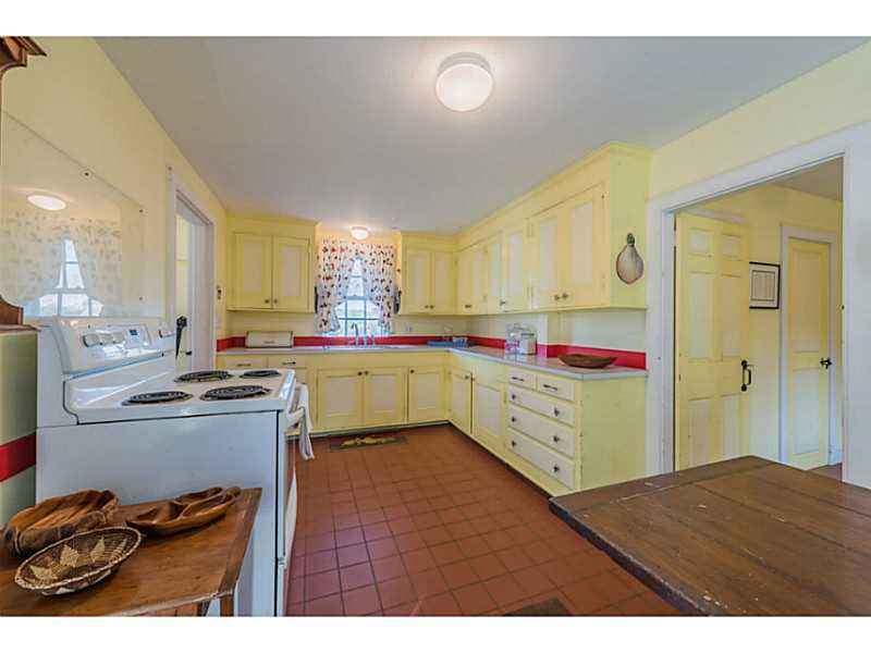 448 West Main Road Little Compton, RI 02837 - Photo 10 of 21 Kitchen.
