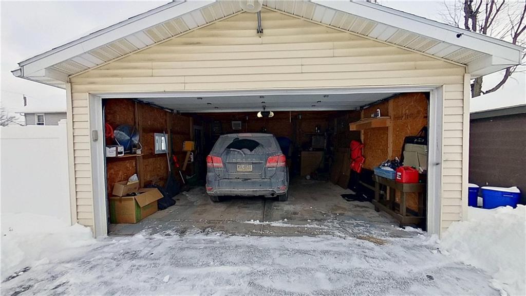 910 Temple Avenue New Castle, PA 16101 - Photo 11 of 35