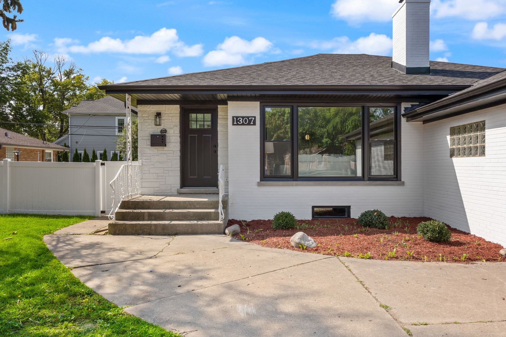 1307 Devon Avenue Park Ridge, IL 60068 - Photo 3 of 29 Gallery Image 3