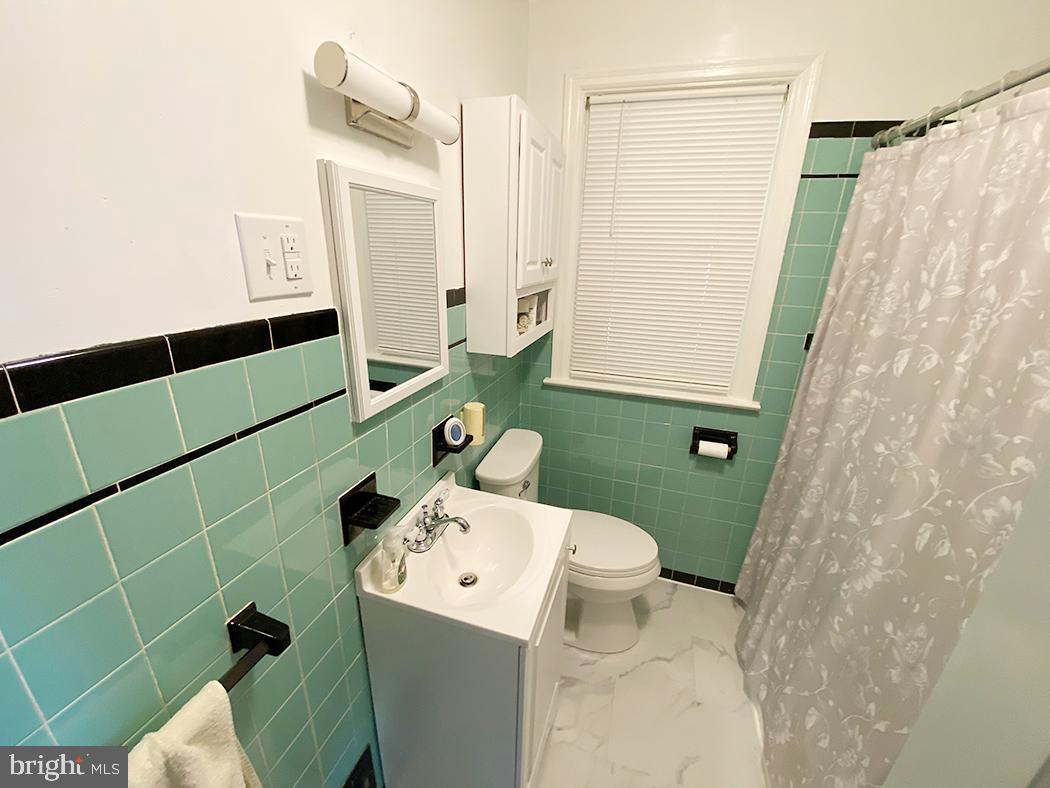 328 Edgewood Road York, PA 17402 - Photo 13 of 37 Gallery Image 13