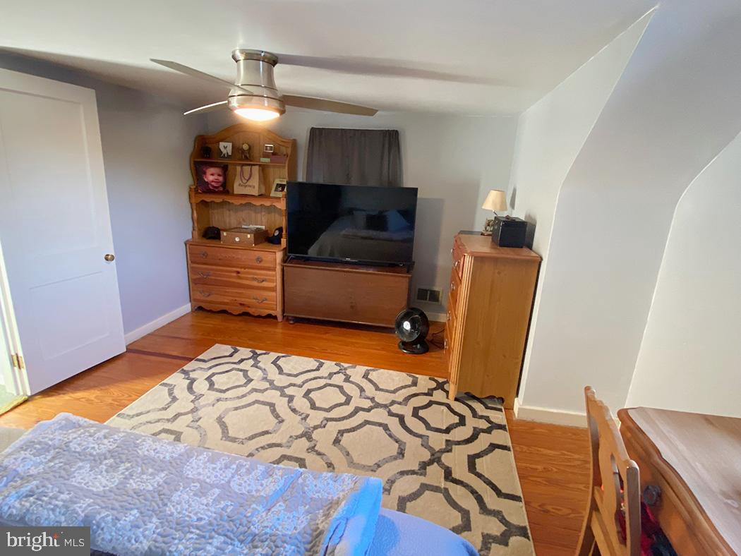 328 Edgewood Road York, PA 17402 - Photo 21 of 37 Gallery Image 21