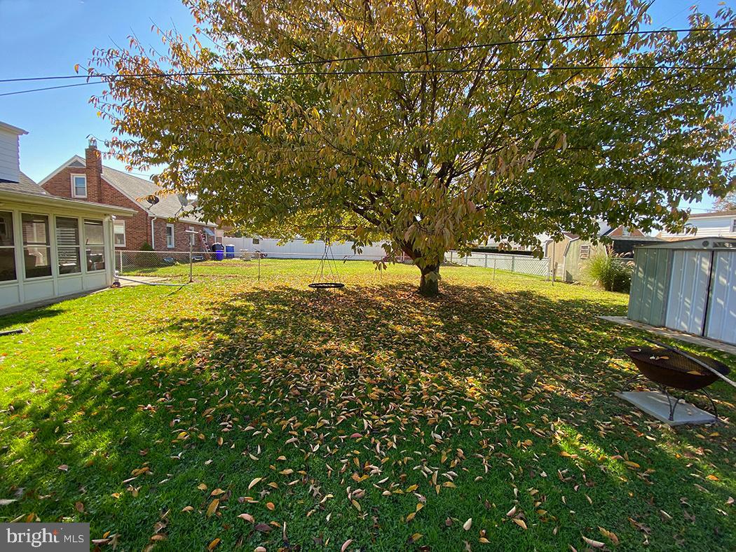 328 Edgewood Road York, PA 17402 - Photo 36 of 37 Gallery Image 36
