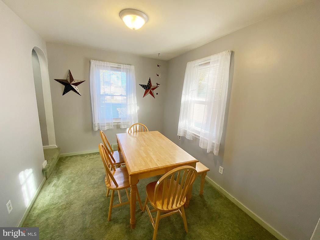 328 Edgewood Road York, PA 17402 - Photo 8 of 37 Gallery Image 8