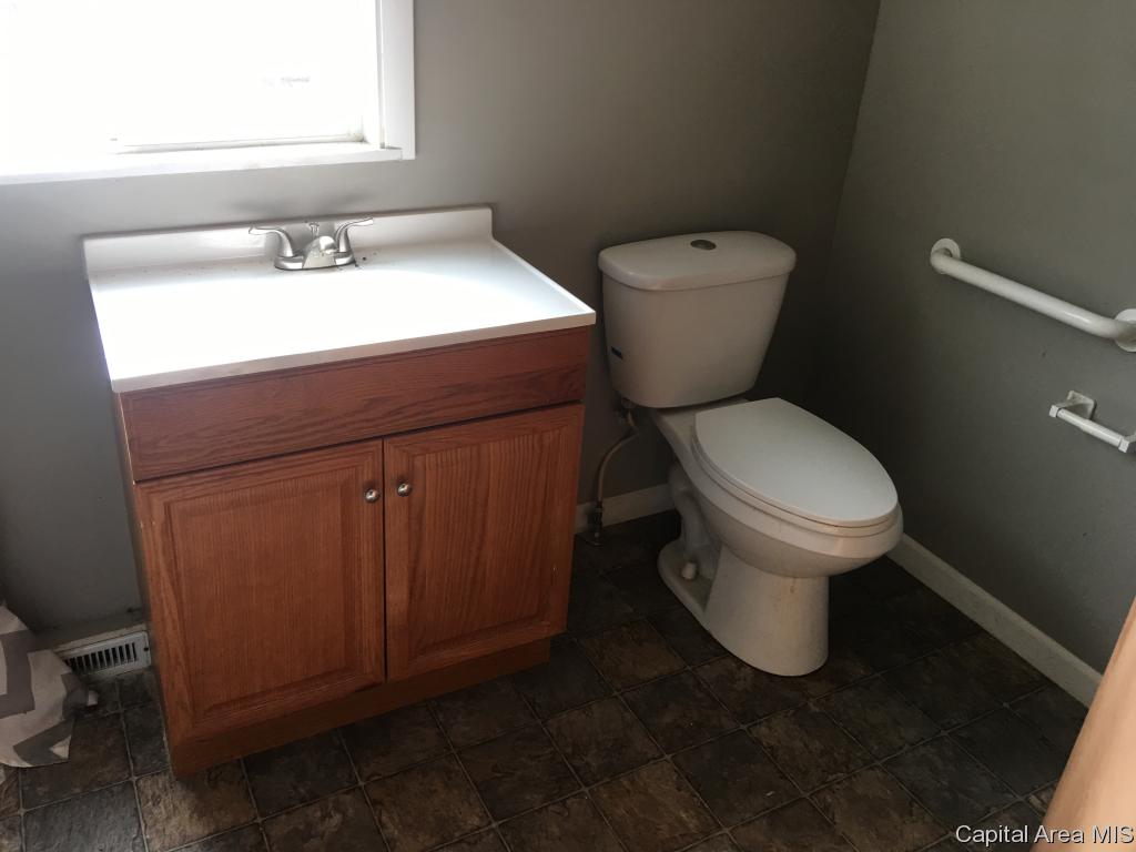 408 South Mill Street Athens, IL 62613 - Photo 9 of 9 Gallery Image 9