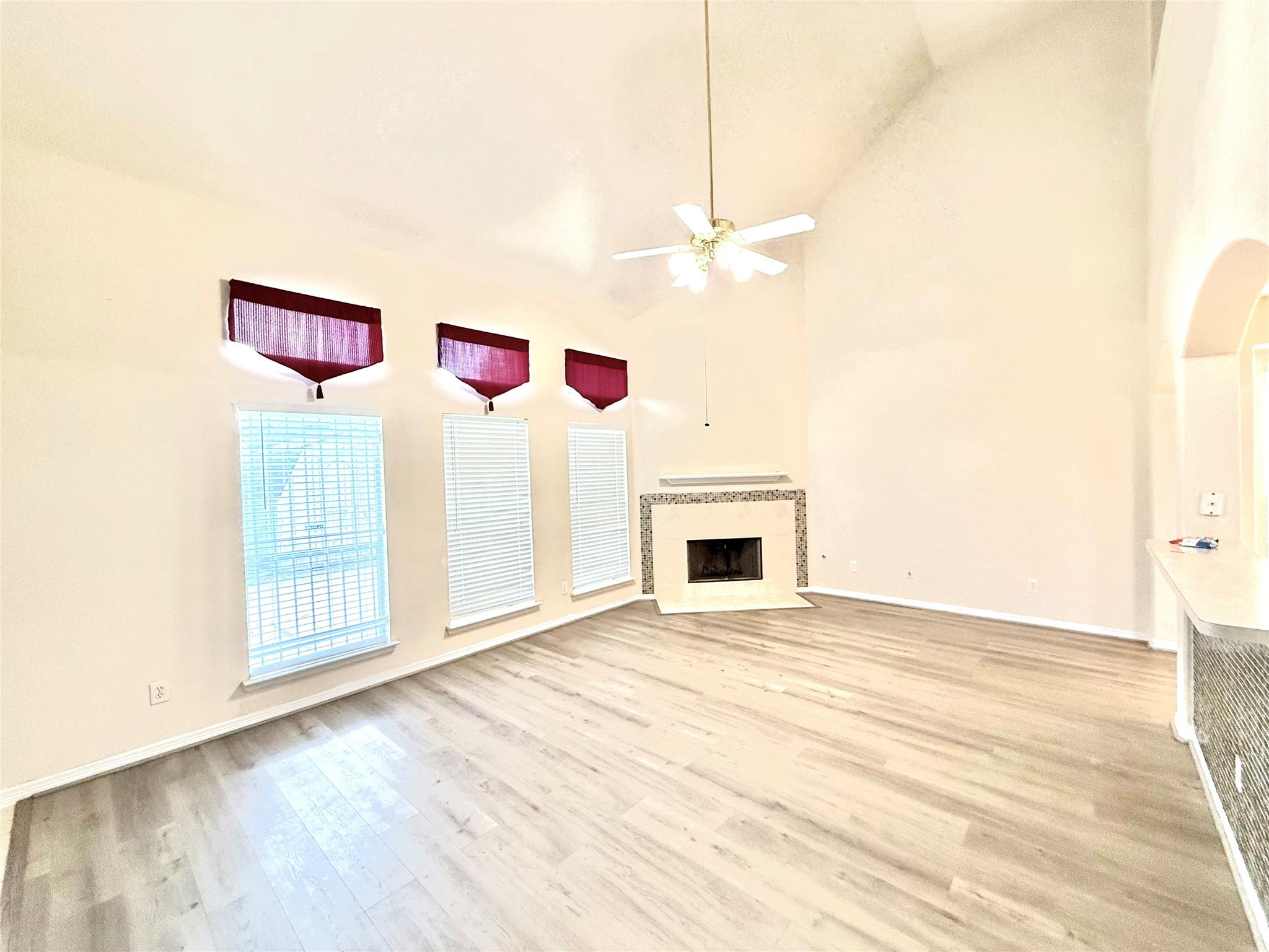 2207 Donrel Way Houston, TX 77067 - Photo 5 of 15