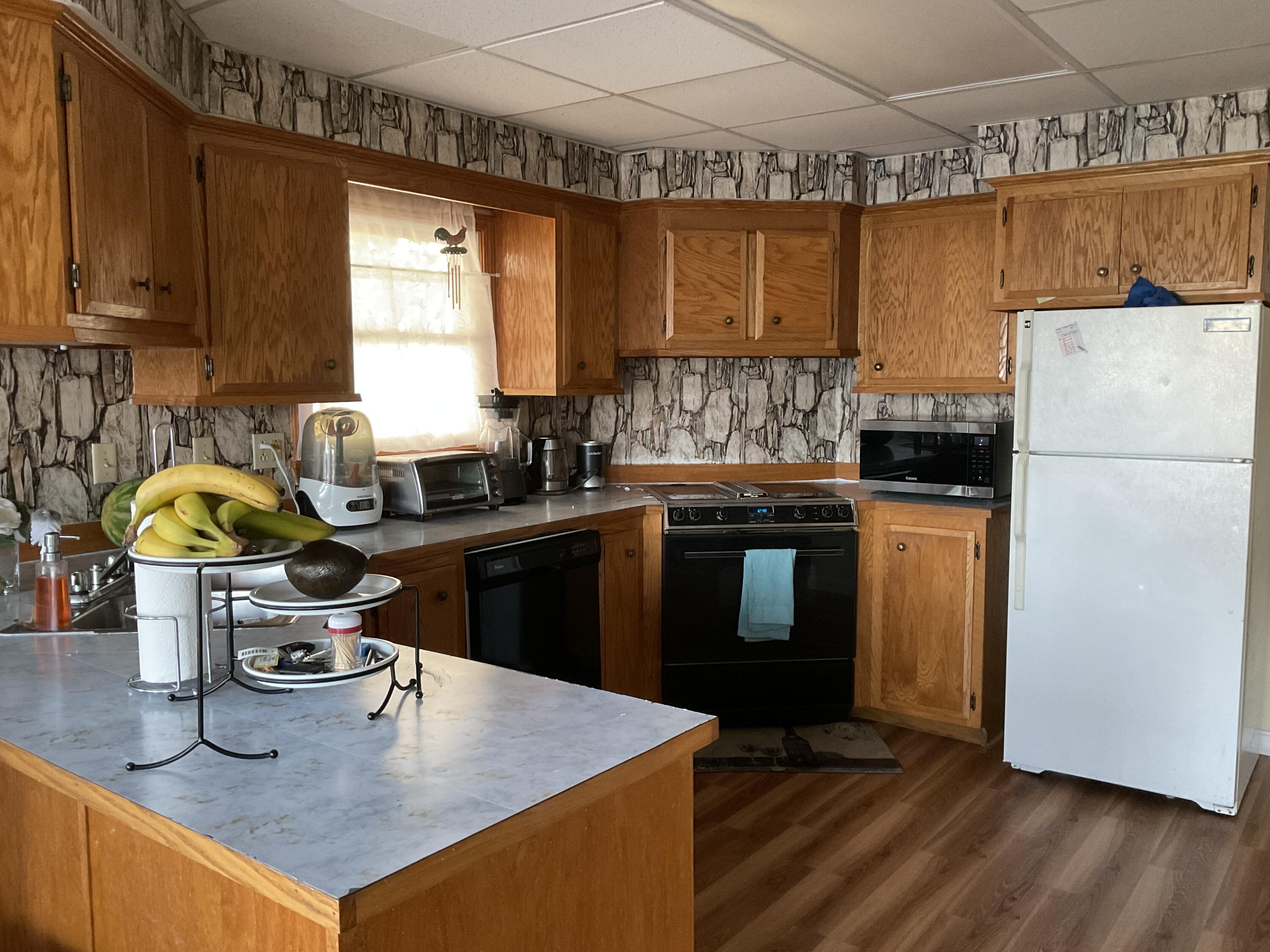227 7th Street Auburn, ME 04210 - Photo 3 of 42 IMG-3498