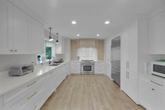 $1,030,000 | 3901 White Eagle Drive, Naperville, IL 60564