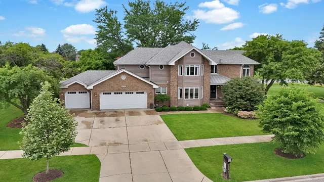 $1,030,000 | 3901 White Eagle Drive, Naperville, IL 60564