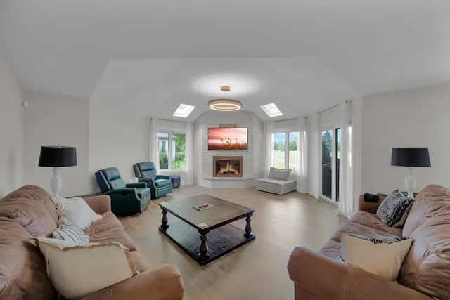 $1,030,000 | 3901 White Eagle Drive, Naperville, IL 60564