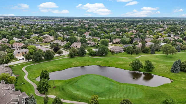 $1,030,000 | 3901 White Eagle Drive, Naperville, IL 60564