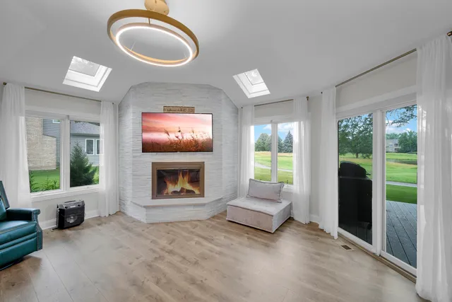 $1,030,000 | 3901 White Eagle Drive, Naperville, IL 60564