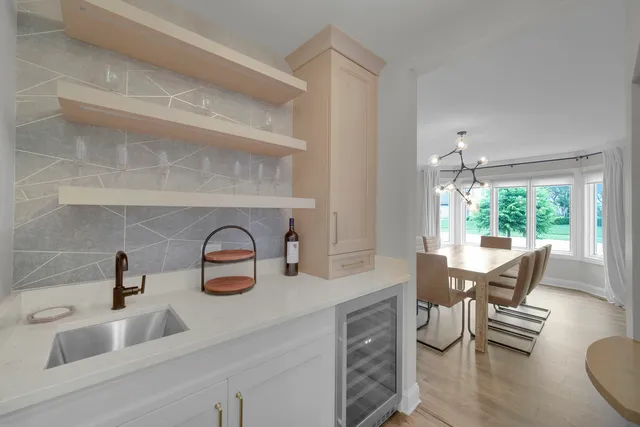 $1,030,000 | 3901 White Eagle Drive, Naperville, IL 60564