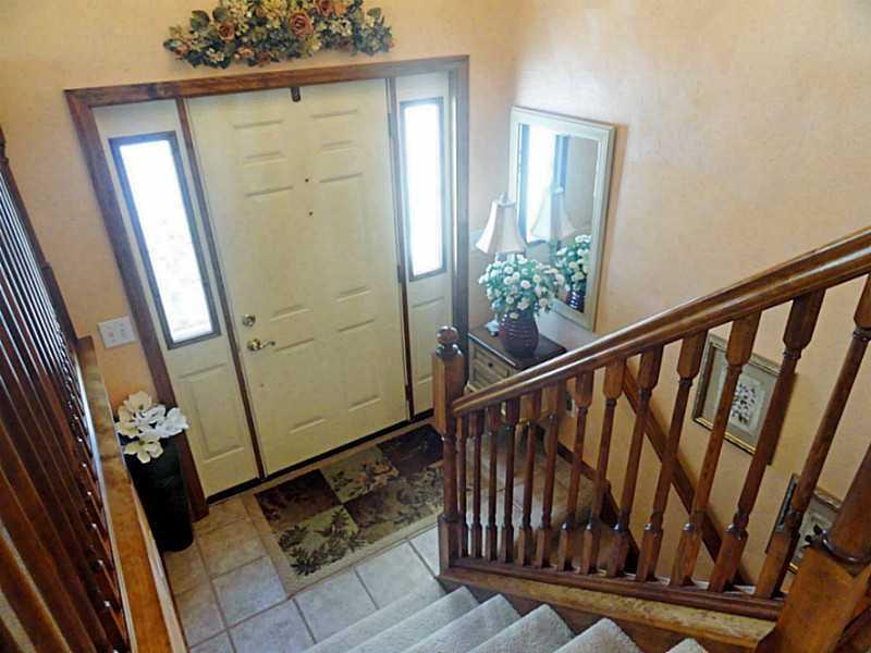 440 Lemmon Road Latrobe, PA 15650 - Photo 3 of 25 Entry/Foyer. Ceramic floor in entry