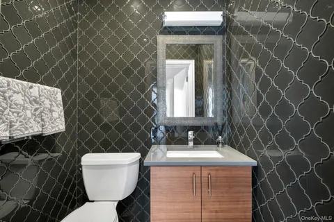 $4,398,000 | 102 Shore Road | Douglaston