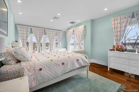 $4,398,000 | 102 Shore Road | Douglaston