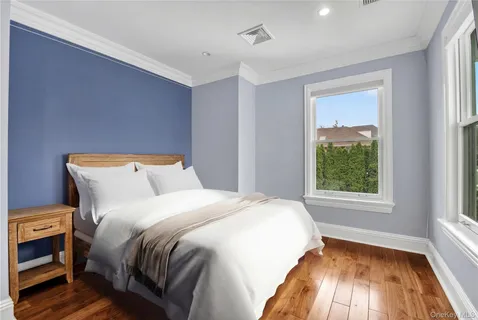 $4,398,000 | 102 Shore Road | Douglaston