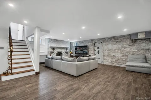 $4,398,000 | 102 Shore Road | Douglaston