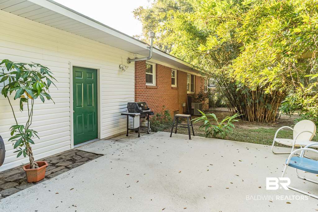 405 Thornton Place Mobile, AL 36609 - Photo 13 of 16