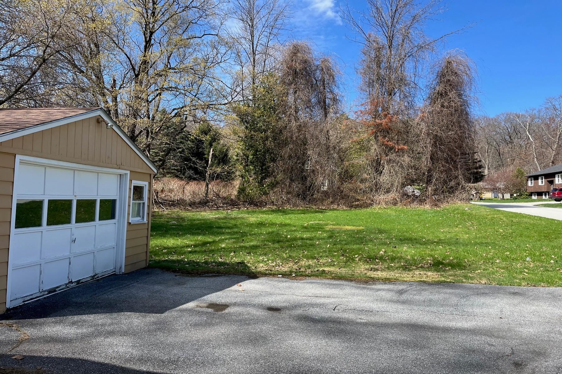 65 Watkins Avenue Rutland, VT 05701 - Photo 4 of 30