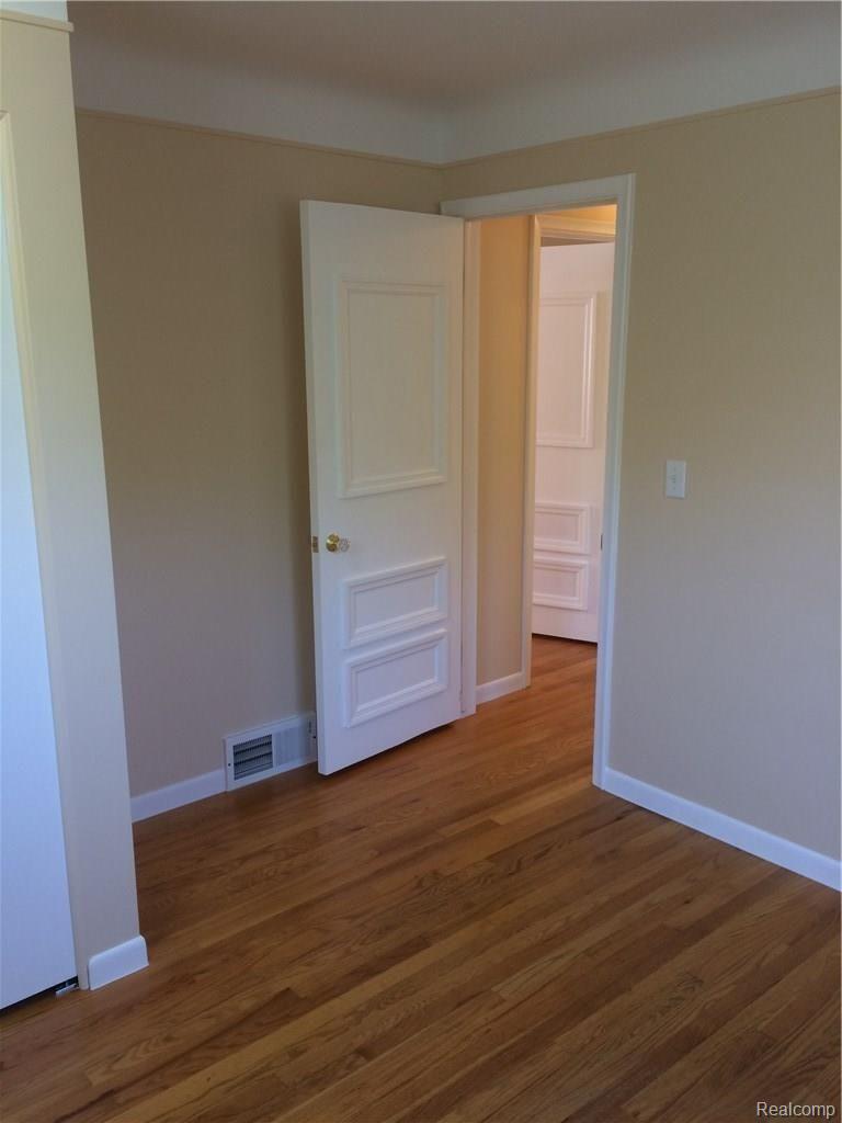 5445 Chicago Road Warren, MI 48092 - Photo 8 of 29 IMG_6460.JPG