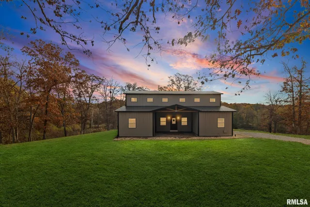 $345,000 | 7984 Wilson Road, Kinmundy, IL 62854