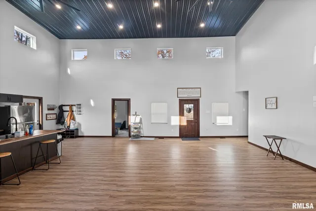 $345,000 | 7984 Wilson Road, Kinmundy, IL 62854