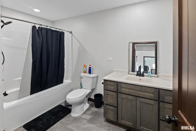 $345,000 | 7984 Wilson Road, Kinmundy, IL 62854