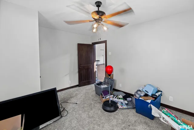 $345,000 | 7984 Wilson Road, Kinmundy, IL 62854