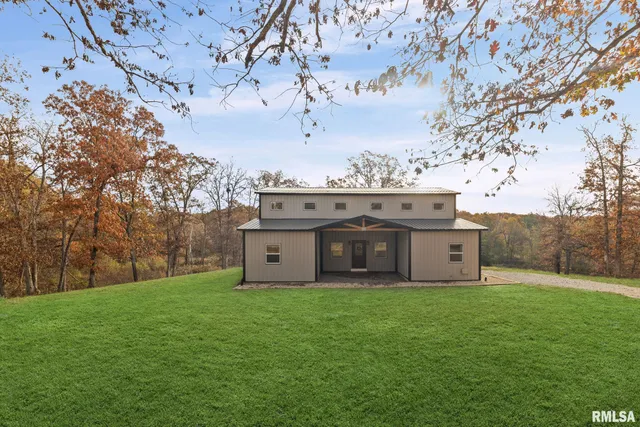 $345,000 | 7984 Wilson Road, Kinmundy, IL 62854