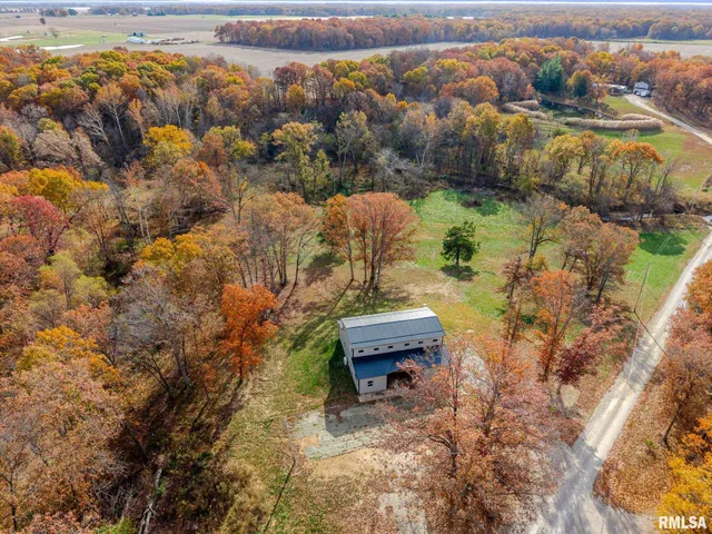$345,000 | 7984 Wilson Road, Kinmundy, IL 62854