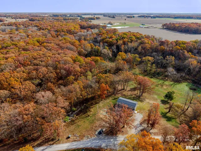 $345,000 | 7984 Wilson Road, Kinmundy, IL 62854